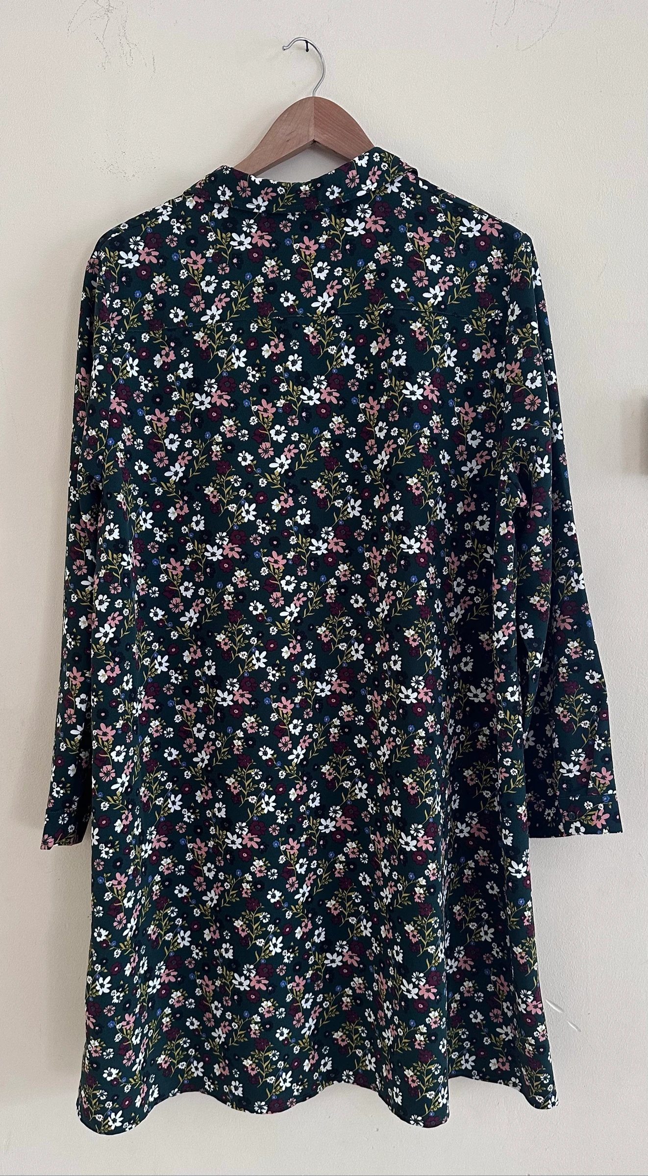 Vestido Floral Campo Fundo Verde Abotoado - Novo (T. XL / 44-46) – photo 2